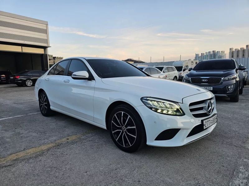 Mercedes-Benz C-Class