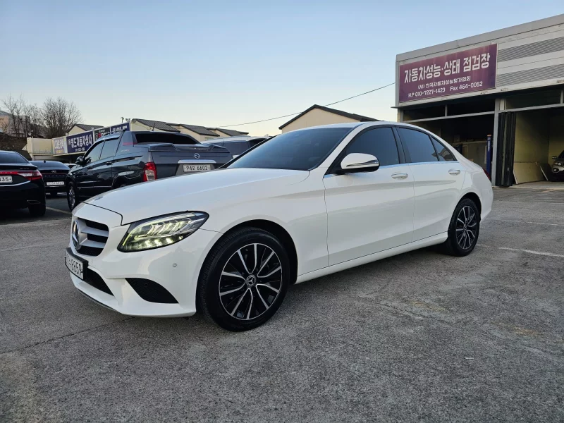 Mercedes-Benz C-Class
