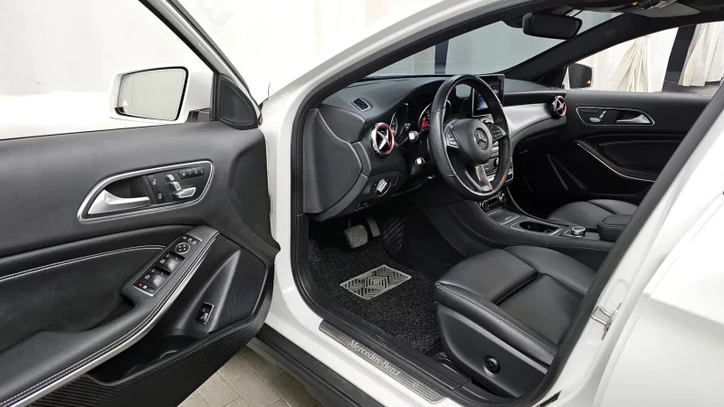 Mercedes-Benz GLA-Class