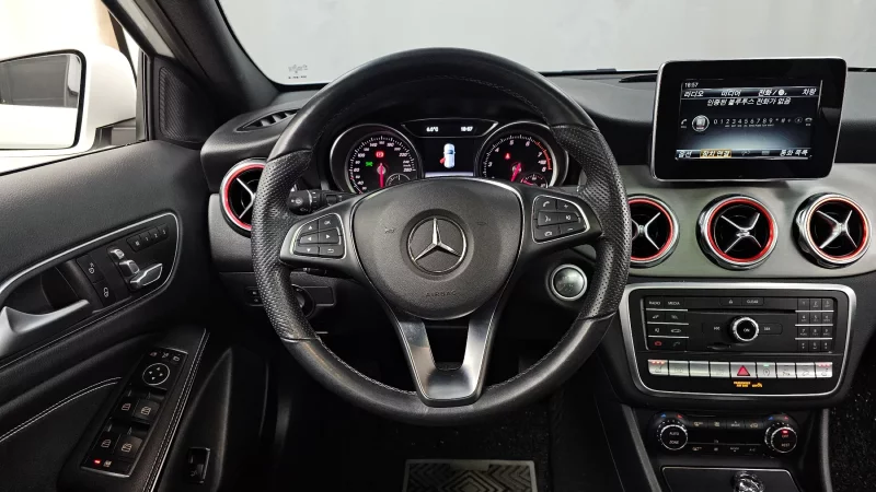 Mercedes-Benz GLA-Class