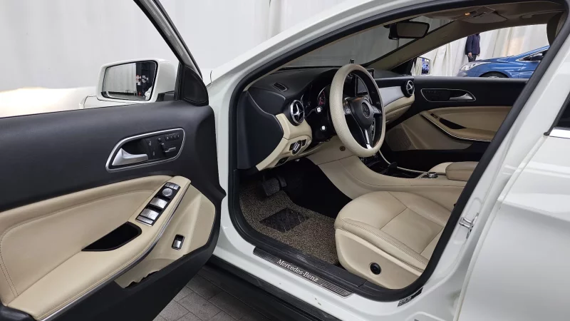 Mercedes-Benz GLA-Class