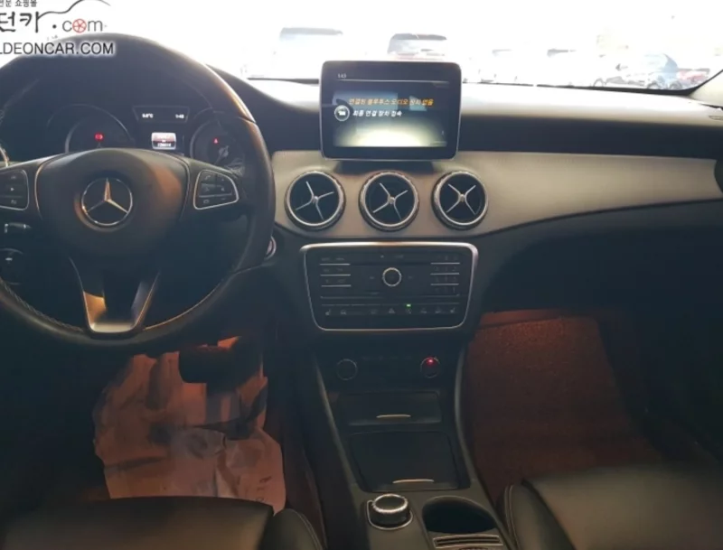 Mercedes-Benz GLA-Class