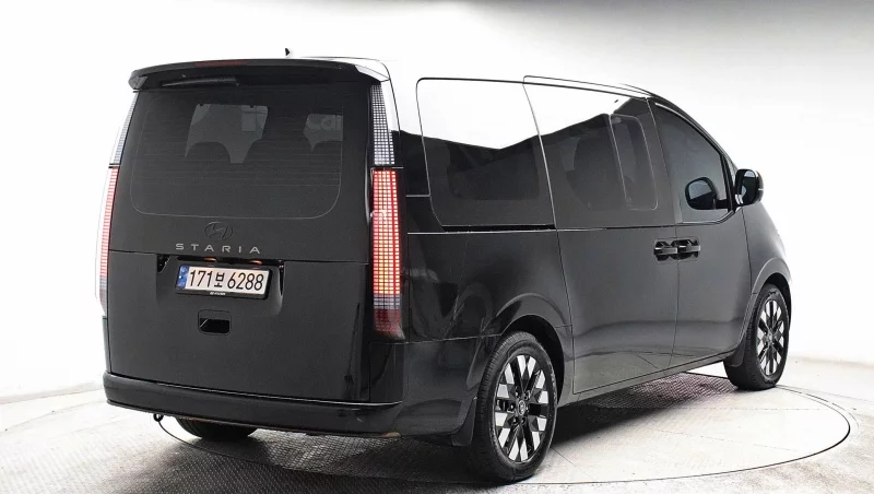 Hyundai Staria