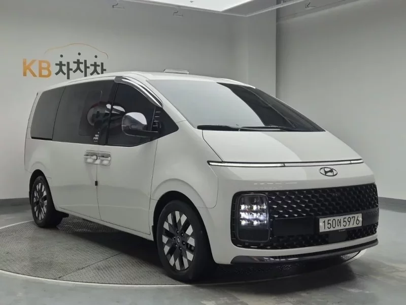 Hyundai Staria