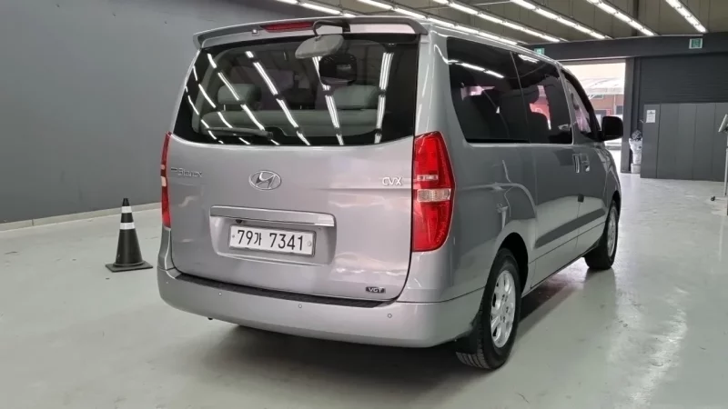 Hyundai Starex
