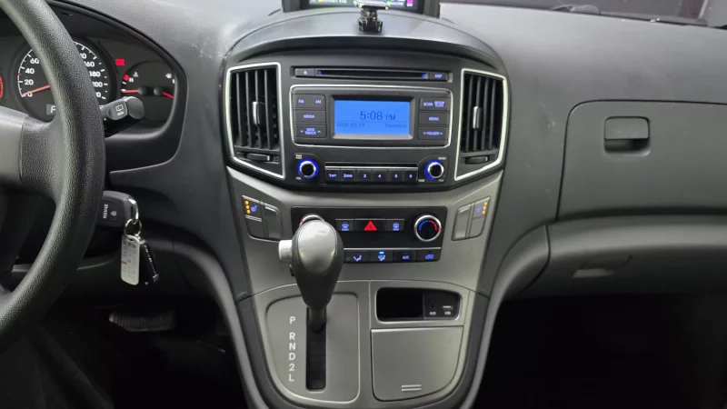 Hyundai Grand Starex