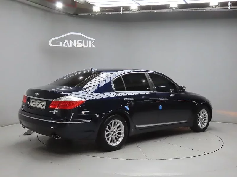 Hyundai Genesis