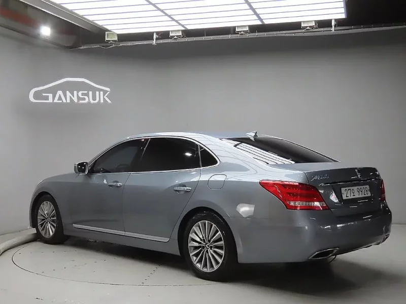 Hyundai Equus