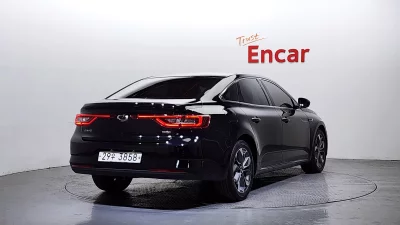 Renault SM6