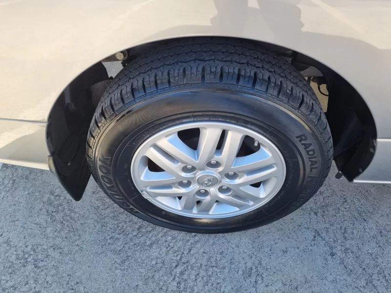 Hyundai Starex