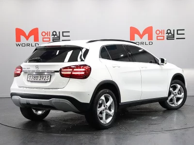 Mercedes-Benz GLA-Class