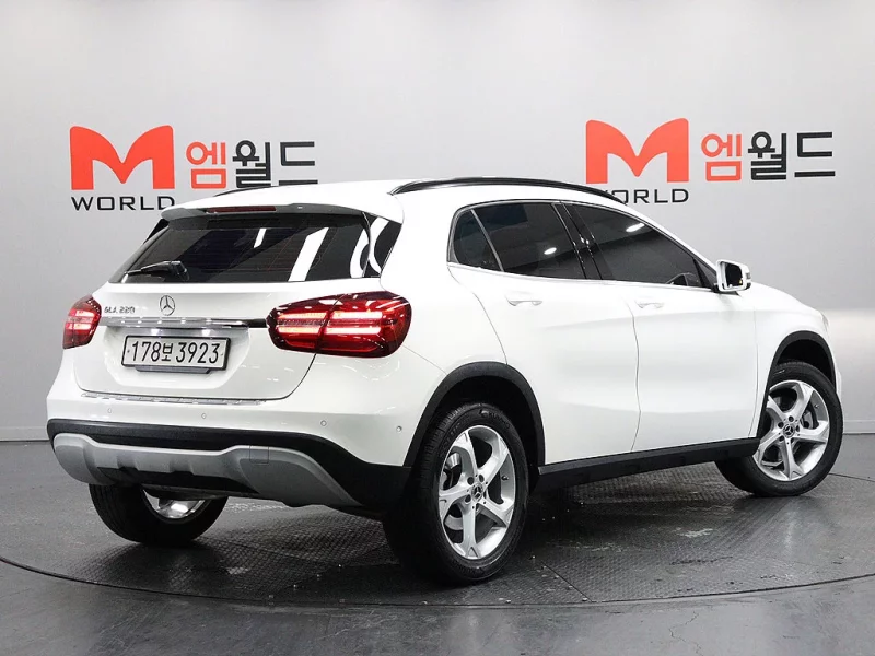 Mercedes-Benz GLA-Class