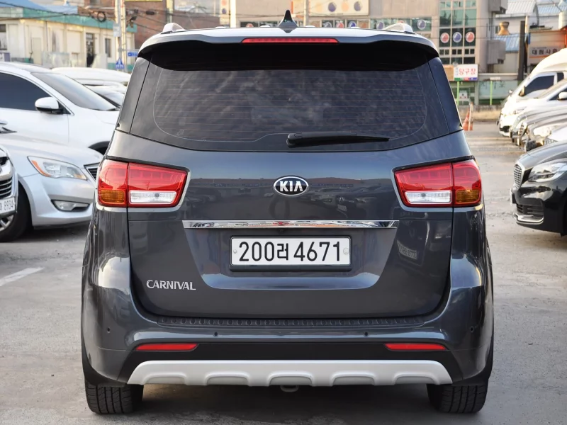 Kia Carnival
