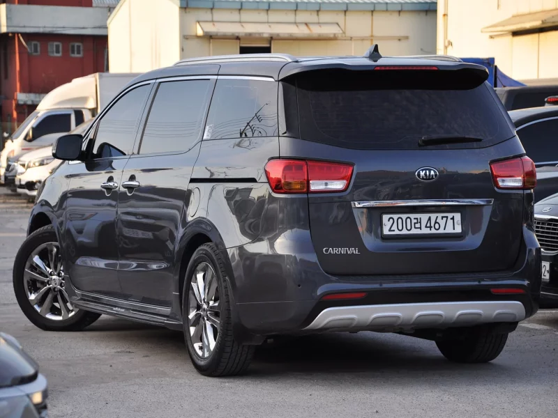 Kia Carnival
