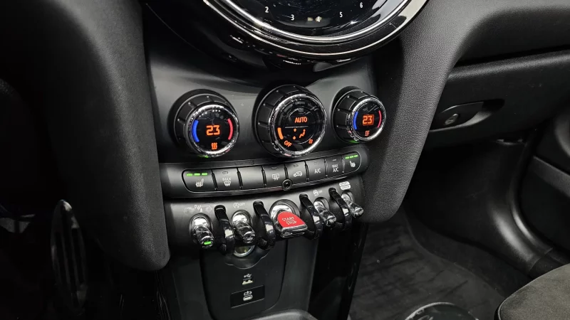 MINI Cooper Convertible