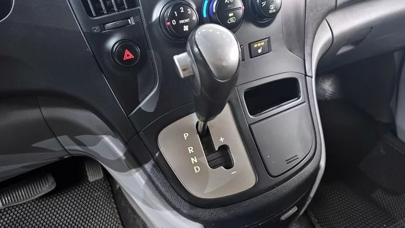 Hyundai Grand Starex