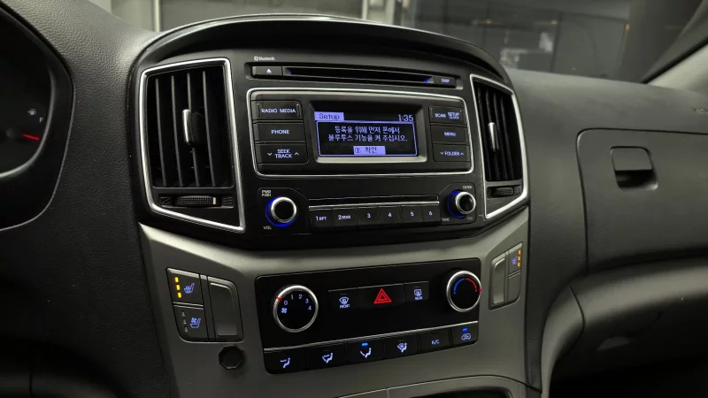 Hyundai Starex