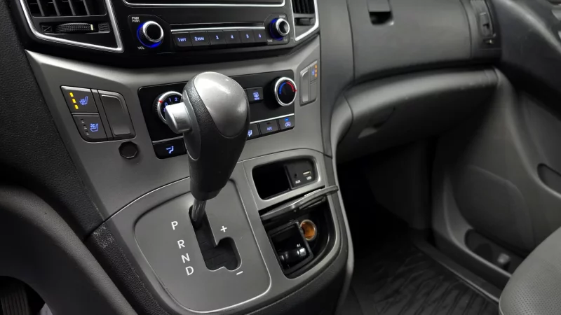 Hyundai Starex