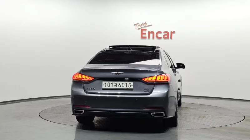 Hyundai Genesis