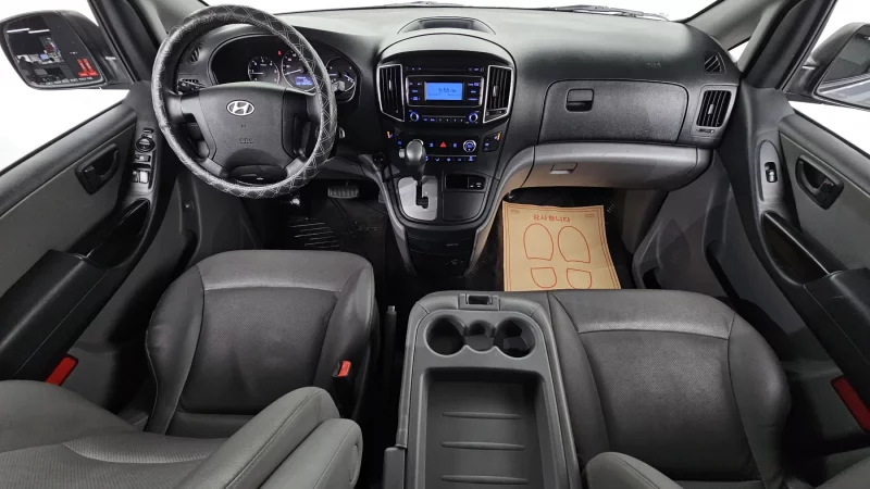 Hyundai Starex
