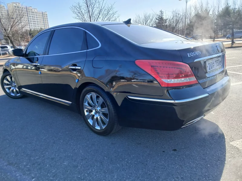 Hyundai Equus