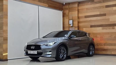 Infiniti Q30