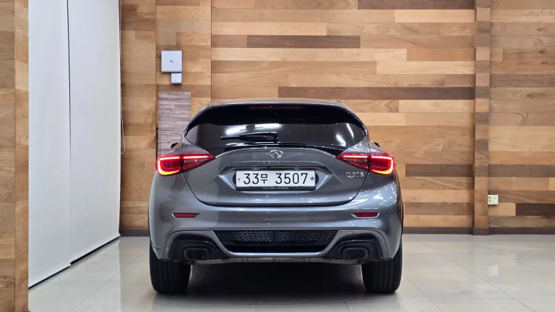 Infiniti Q30