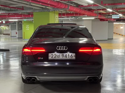 Audi S8