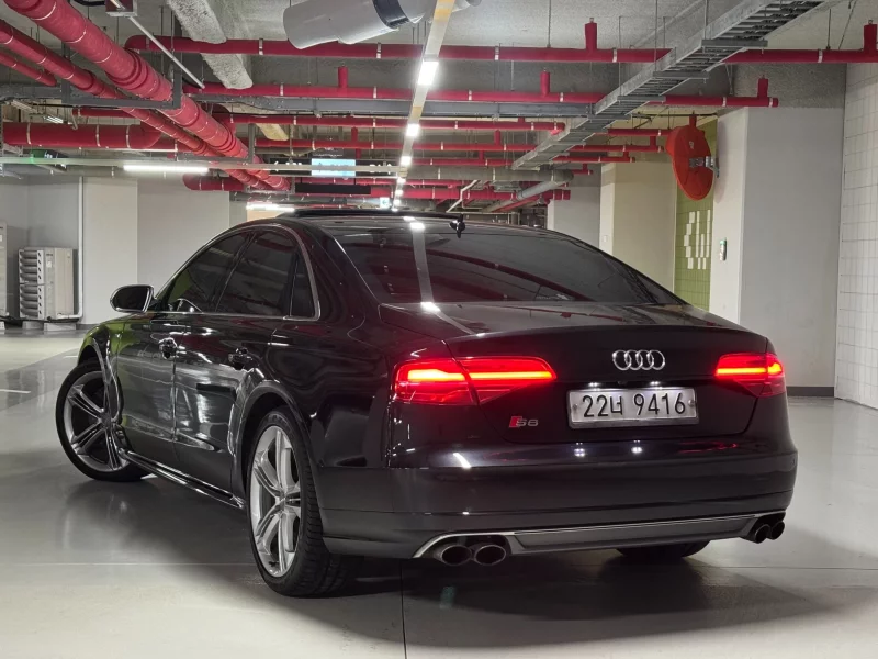 Audi S8