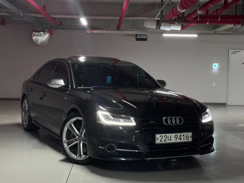 Audi S8