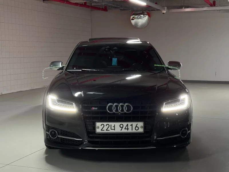 Audi S8