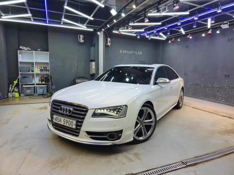 Audi S8