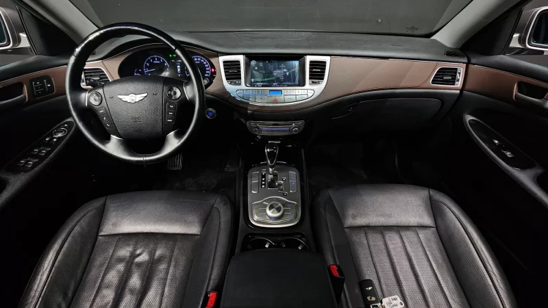 Hyundai Genesis