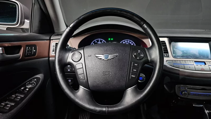 Hyundai Genesis