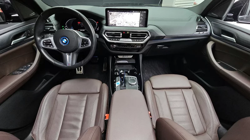 BMW iX3