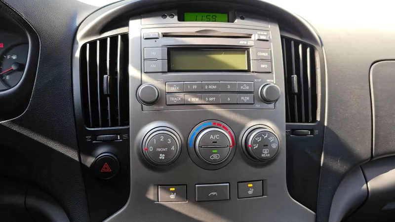 Hyundai Starex