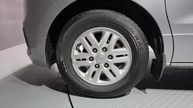 Hyundai Grand Starex