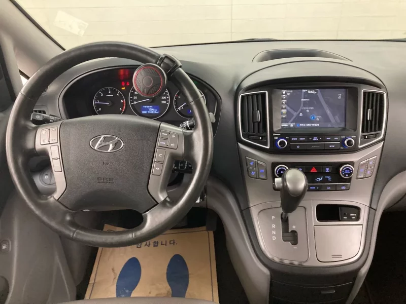 Hyundai Grand Starex