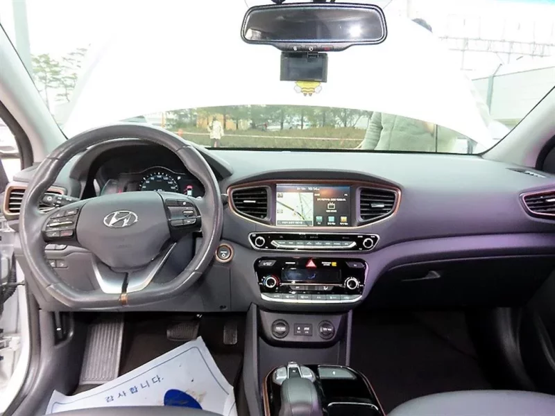 Hyundai Ioniq