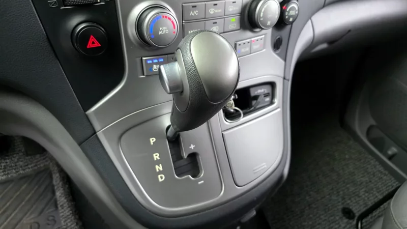 Hyundai Starex