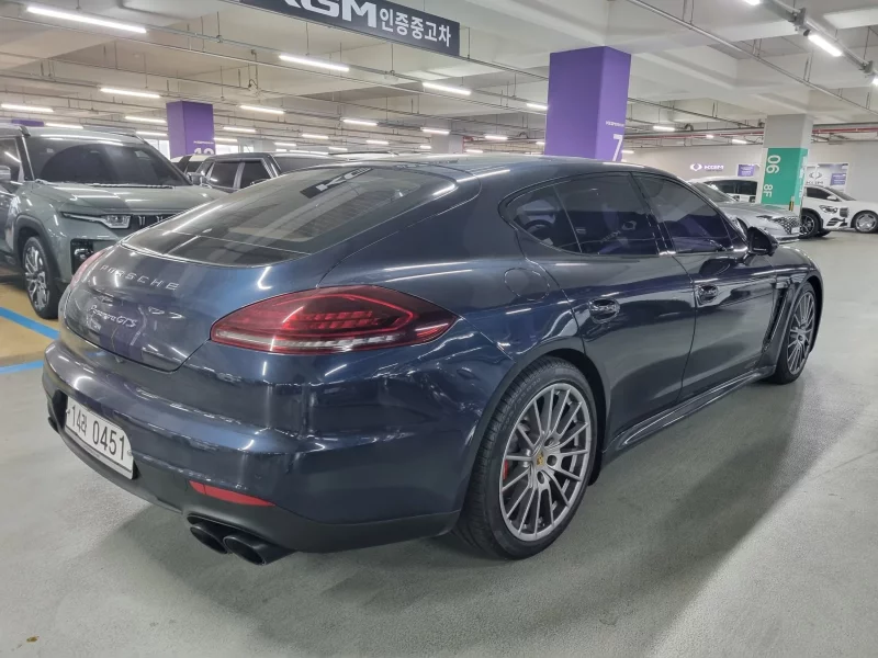 Porsche PANAMERA