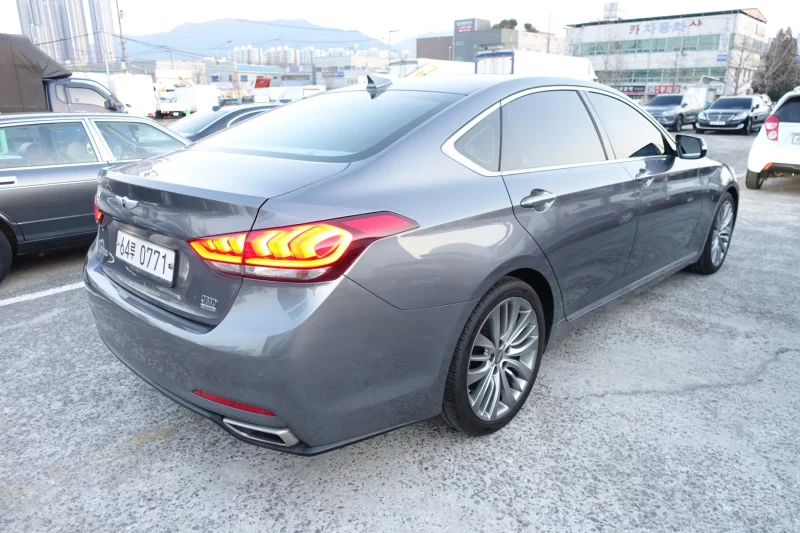 Hyundai Genesis