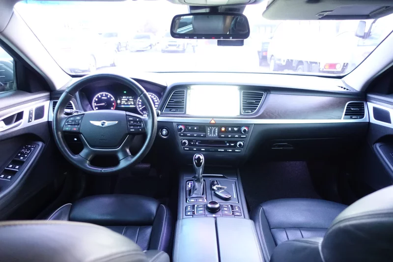 Hyundai Genesis