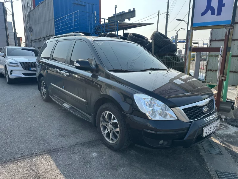 Kia Carnival