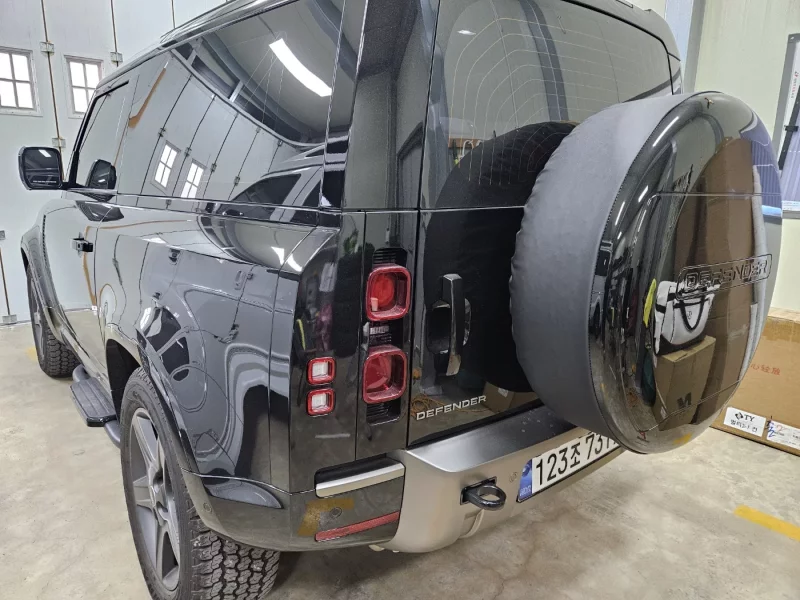 Land Rover DEFENDER