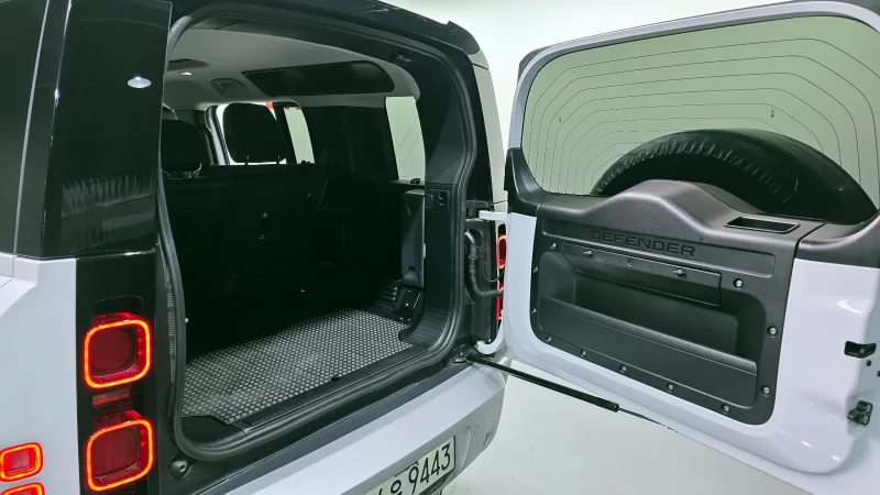 Land Rover DEFENDER