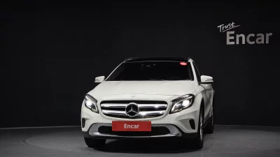 Mercedes-Benz GLA-Class