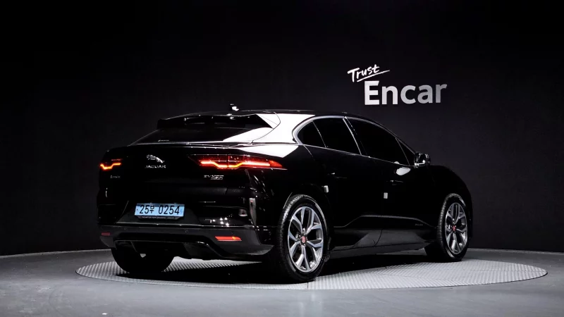 Jaguar I-PACE