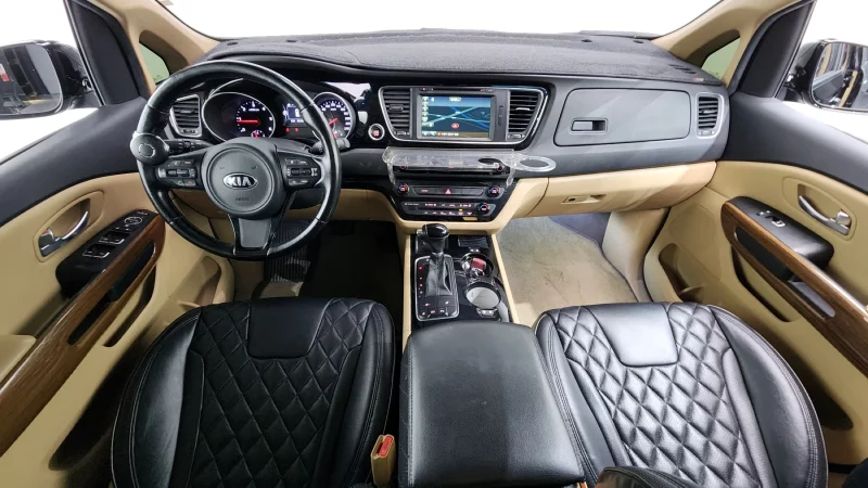 Kia Carnival