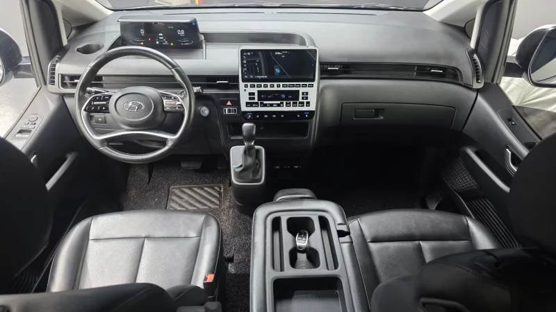 Hyundai Staria